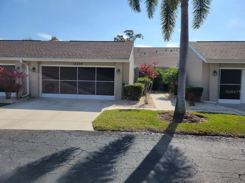 12239 SW KINGSWAY CIRCLE UNIT D-2 LAKE SUZY, FL 34269