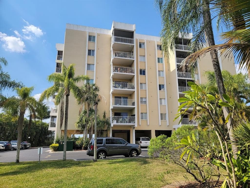 2875 PALM BEACH BOULEVARD UNIT 207 FORT MYERS, FL 33916