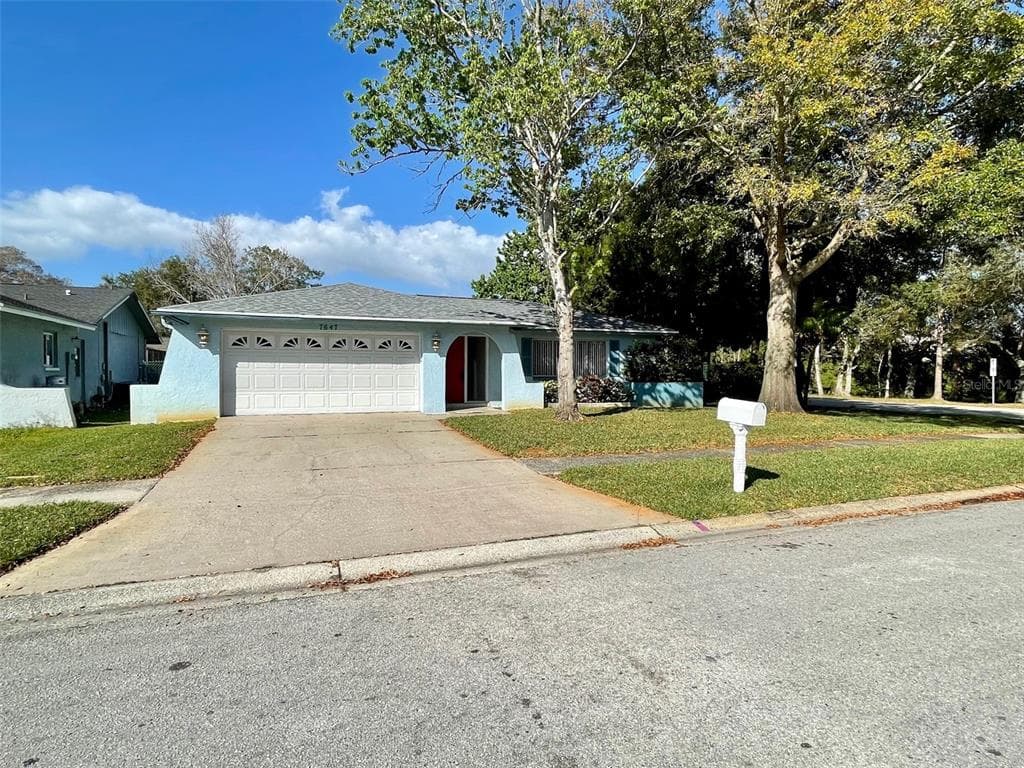 7647 GIBRALTER COURT N ST PETERSBURG, FL 33709