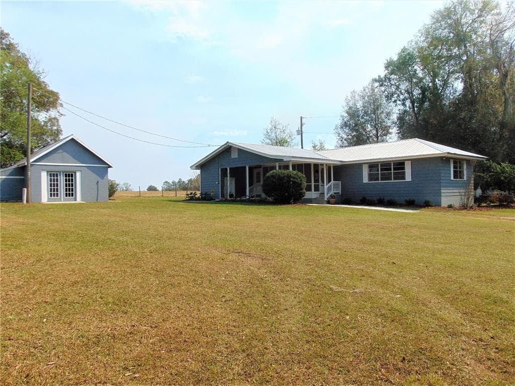 17454 US HWY 301 DADE CITY, FL 33523