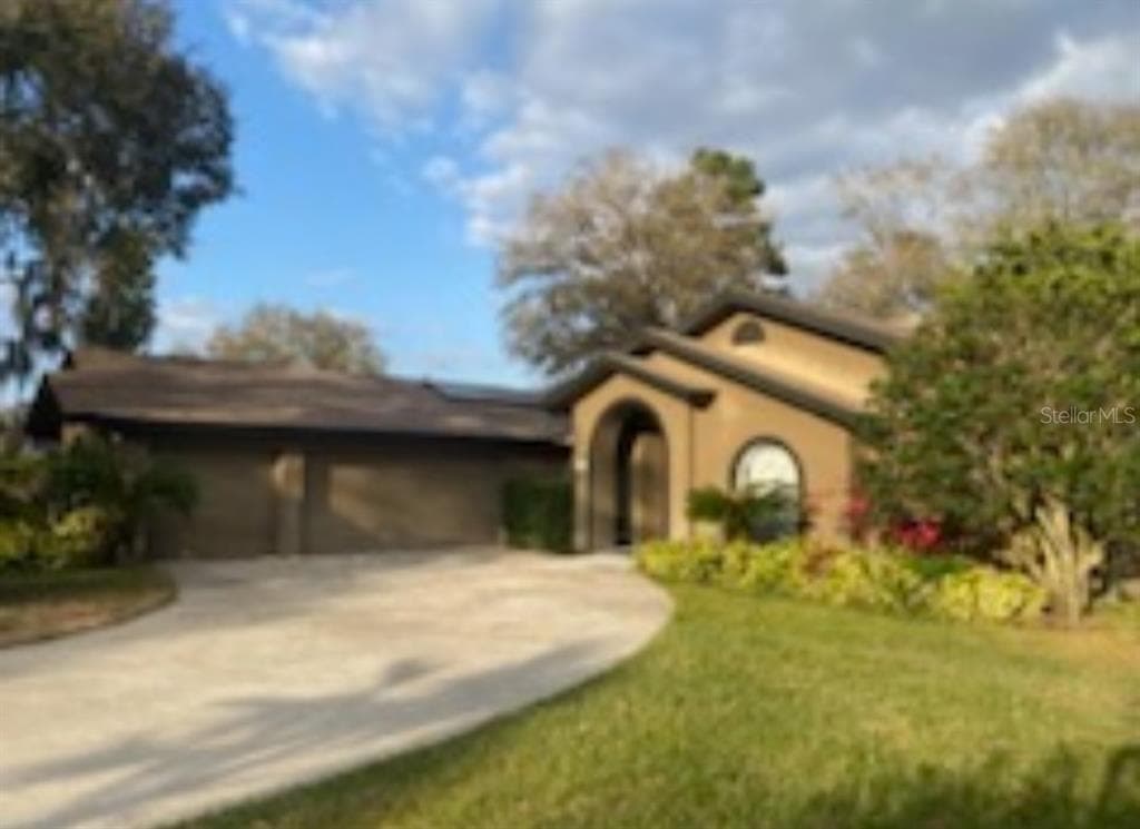2906 CLUBHOUSE DRIVE PLANT CITY, FL 33566