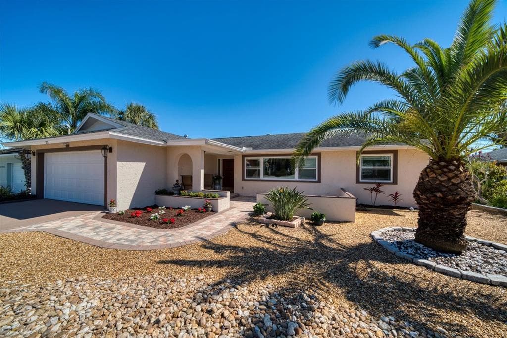 2711 HIBISCUS DRIVE W BELLEAIR BEACH, FL 33786