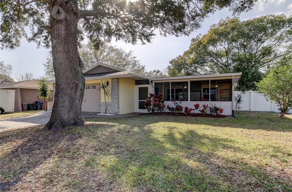 424 TANGERINE DRIVE OLDSMAR, FL 34677