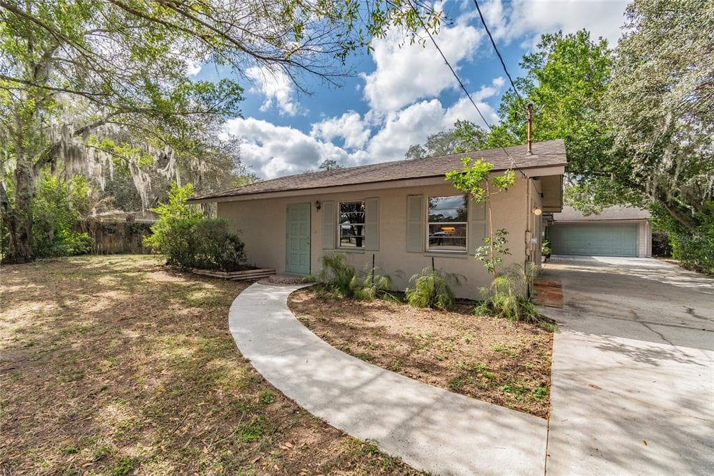 8011 PLEASANT LANE RIVERVIEW, FL 33569