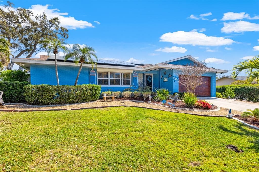11275 APACHE PLACE LARGO, FL 33774