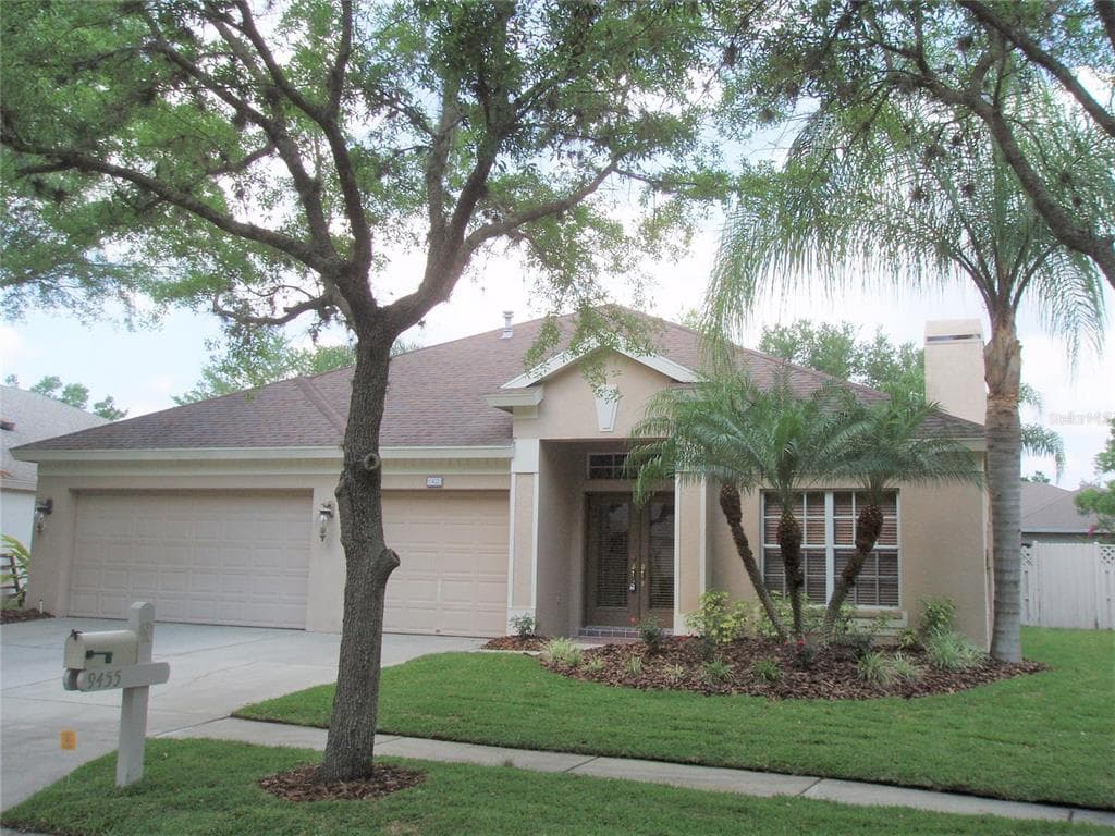 9455 HUNTERS POND DRIVE TAMPA, FL 33647