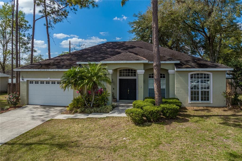12105 KNOTTY PINE LOOP SAN ANTONIO, FL 33576