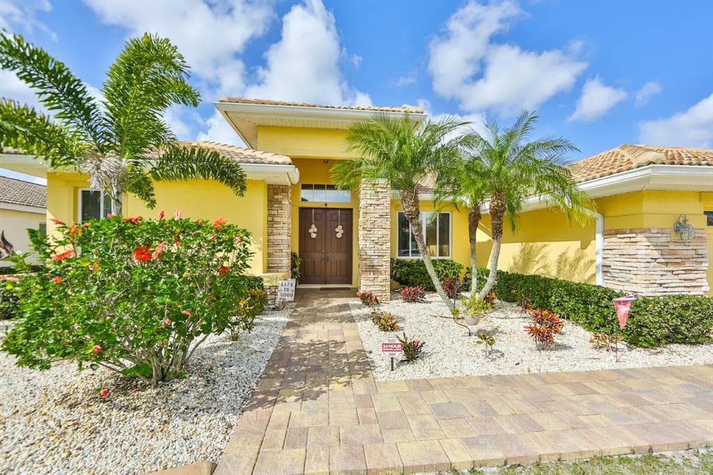 1319 CRYSTAL GREENS DRIVE SUN CITY CENTER, FL 33573