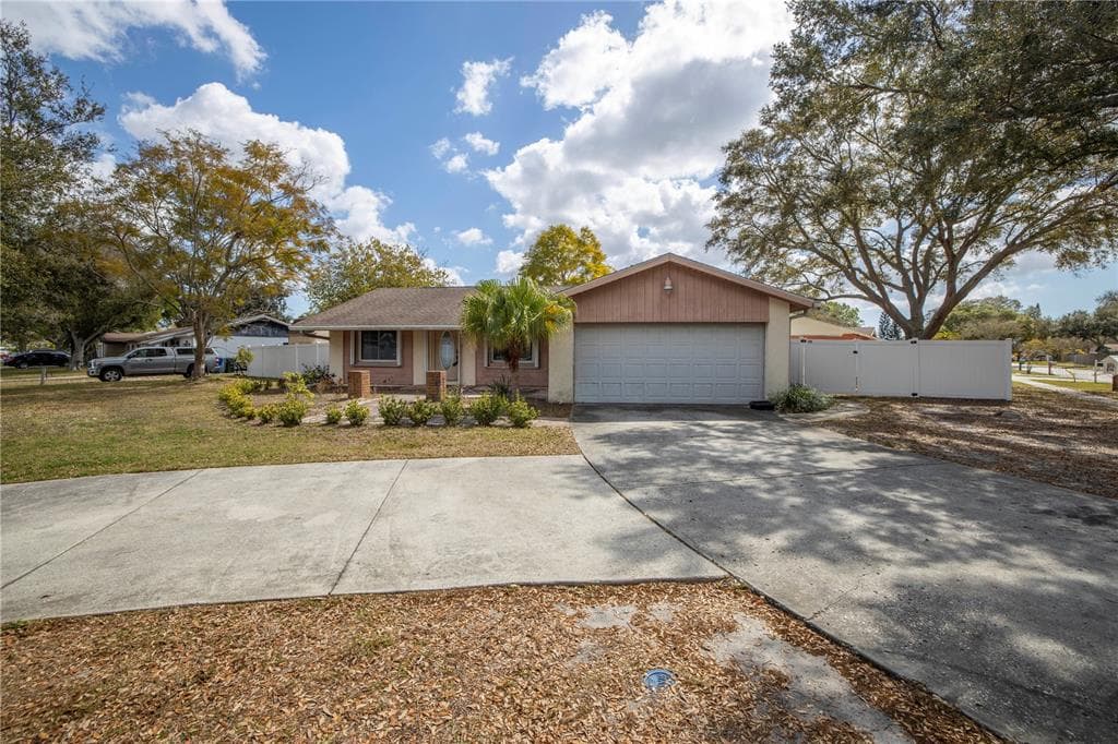 12691 CUMBERLAND DRIVE LARGO, FL 33773
