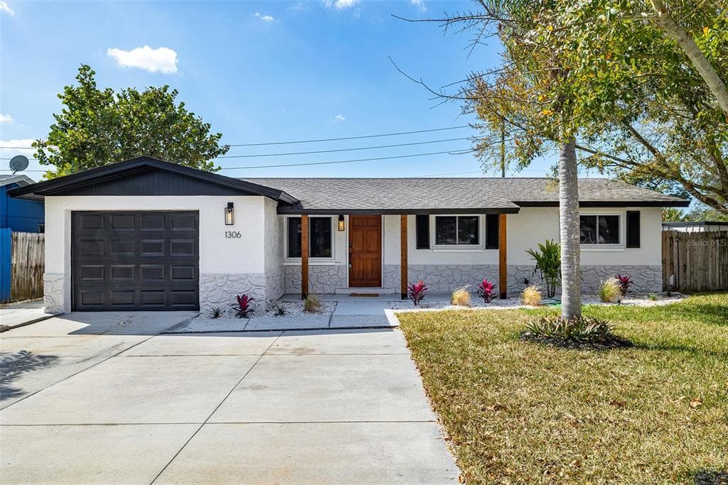 1306 COPPERTREE DRIVE TARPON SPRINGS, FL 34689