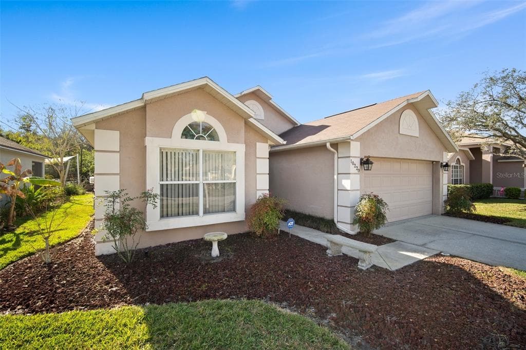10220 CHARLESTON CORNER ROAD TAMPA, FL 33635