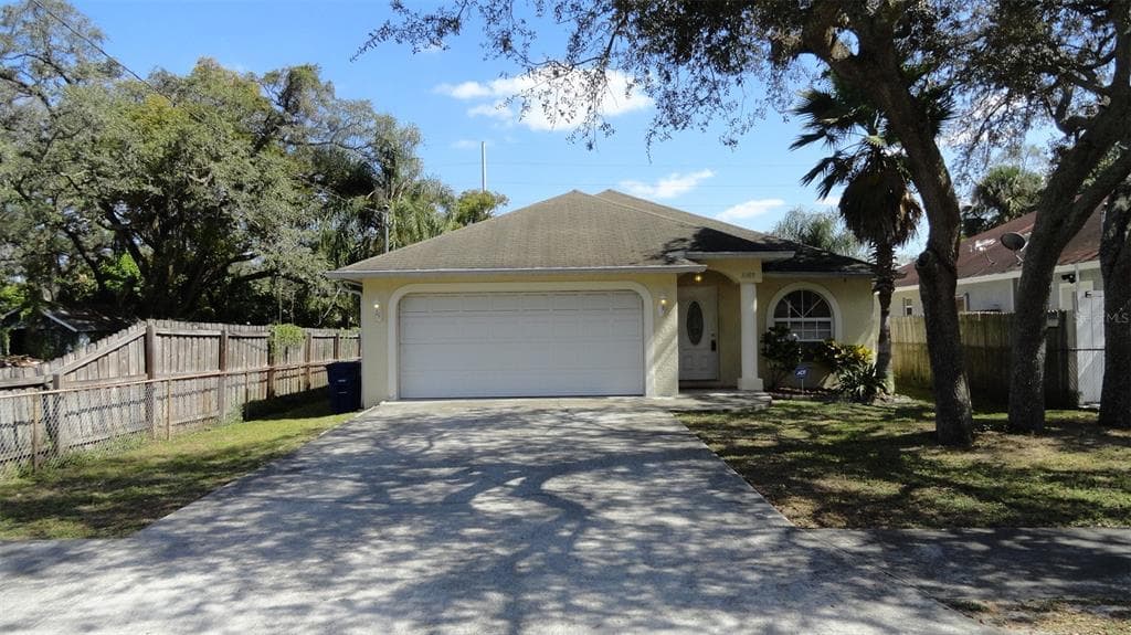 8109 N EDISON AVENUE TAMPA, FL 33604