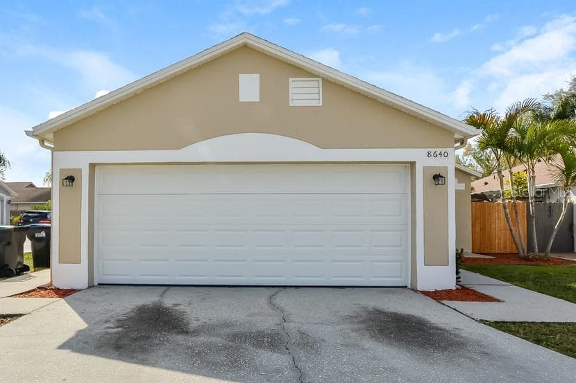 8640 CLAIBORNE COURT ORLANDO, FL 32825