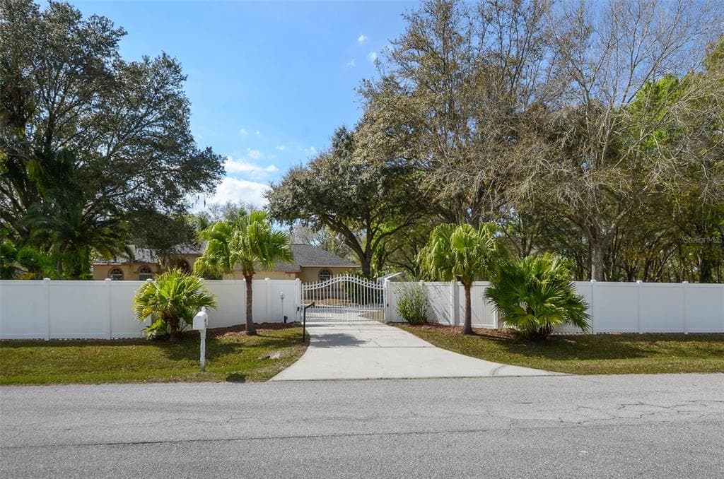 2345 MEADOWBROOK DRIVE