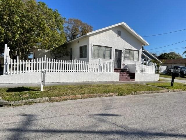 2525 W BEACH STREET W