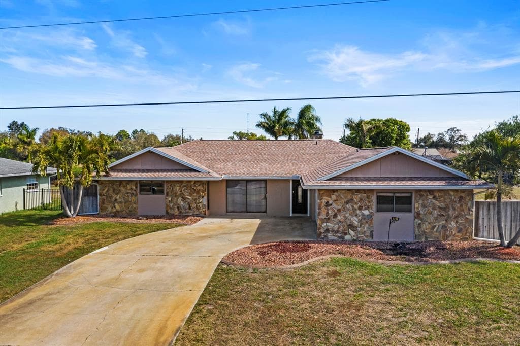 3310 MIDDLETOWN STREET PORT CHARLOTTE, FL 33952