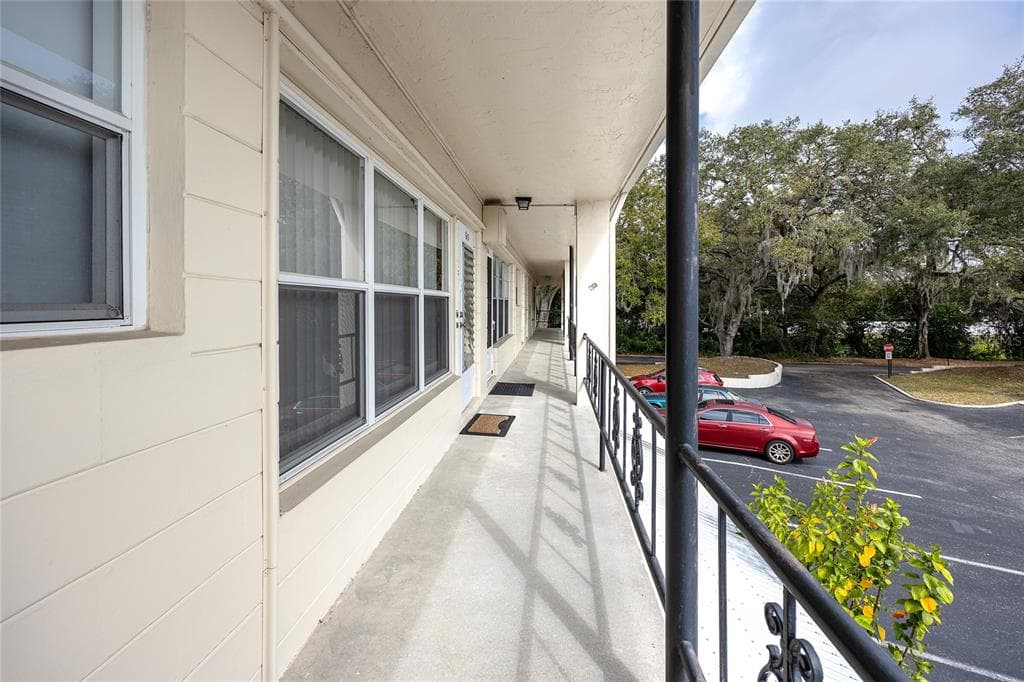 4152 56TH WAY N UNIT 615 KENNETH CITY, FL 33709