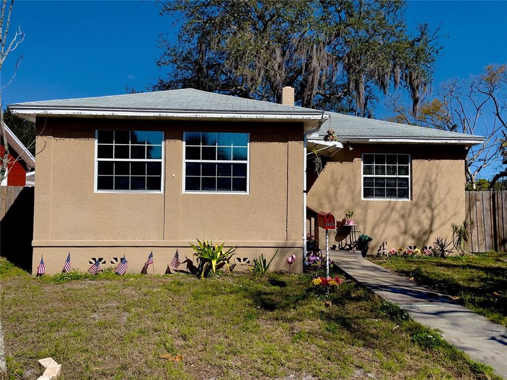 3825 BURLINGTON AVENUE N ST PETERSBURG, FL 33713