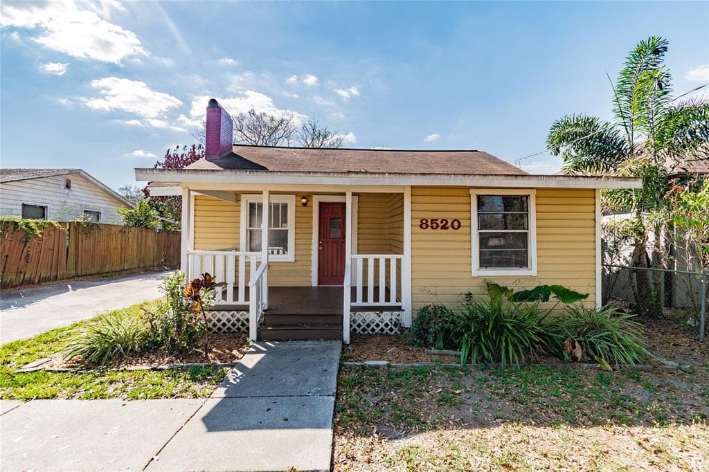 8520 N HIGHLAND AVENUE TAMPA, FL 33604