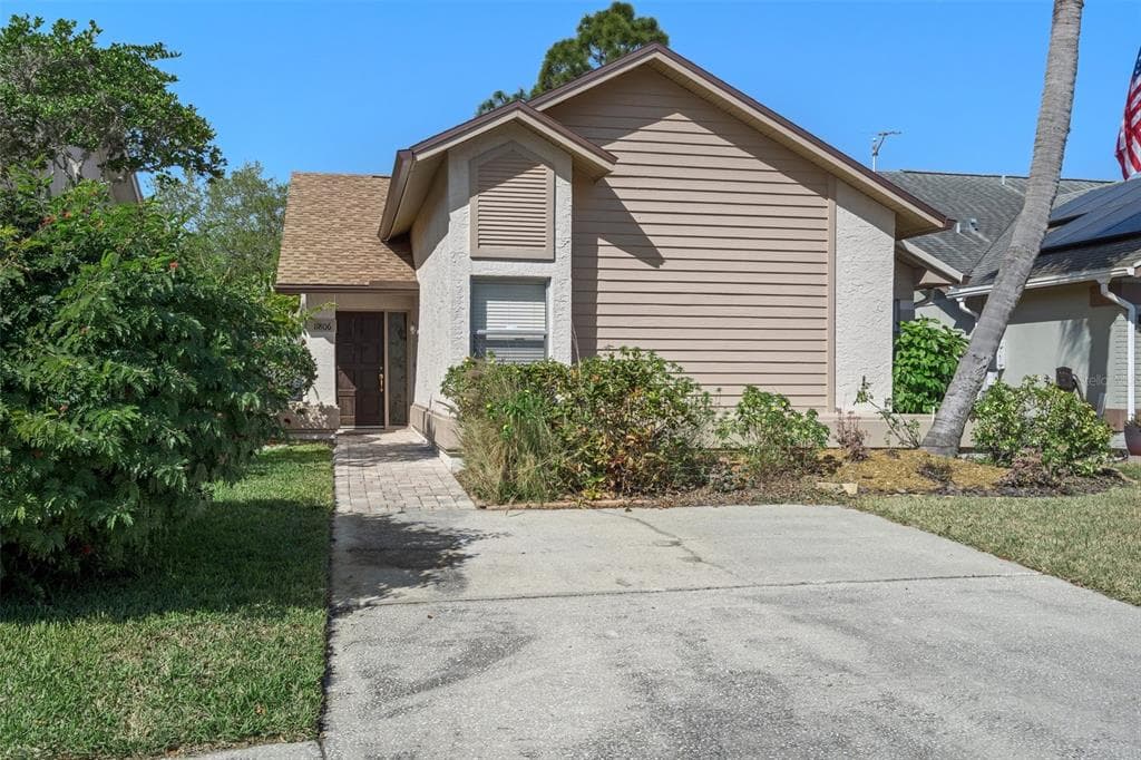 11806 SWEETPEA COURT