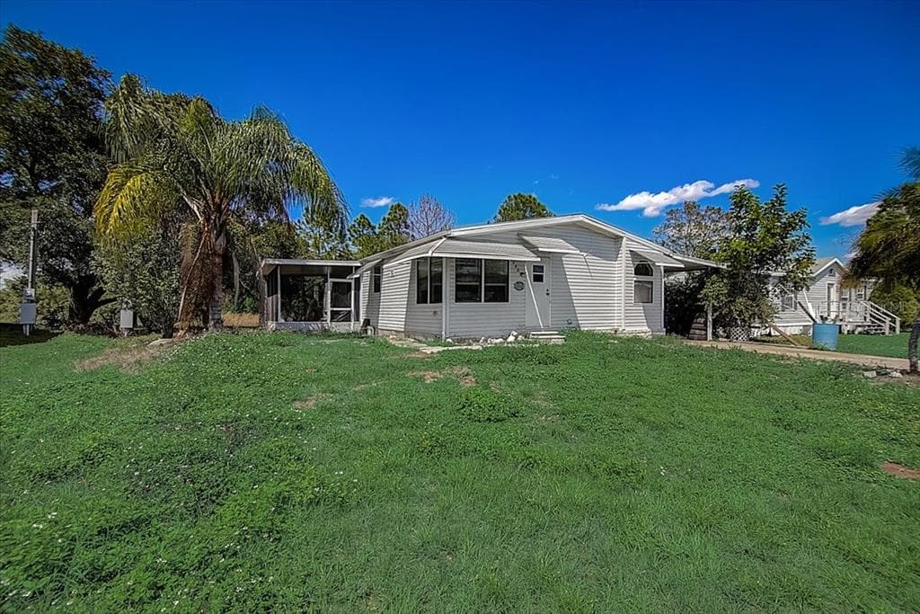2405 METRO DRIVE RUSKIN, FL 33570