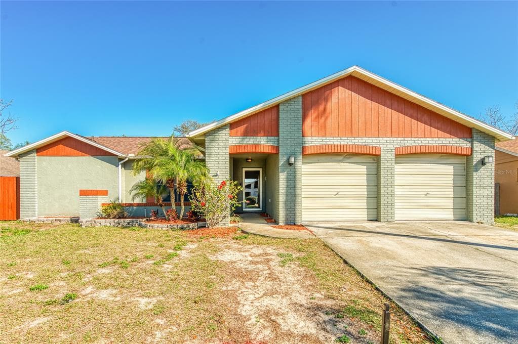 7013 MISTLETOE COURT