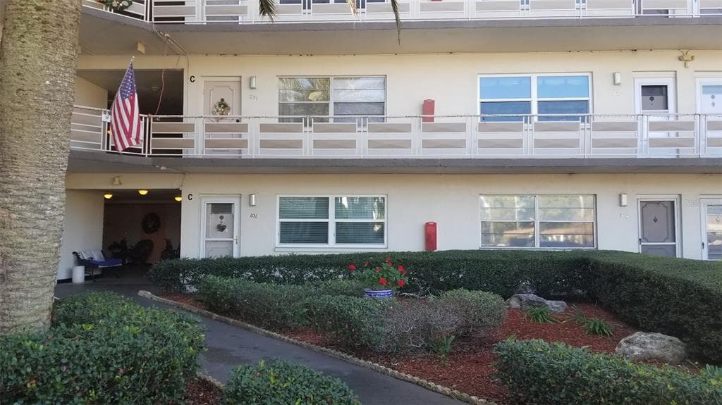 5750 80TH STREET N UNIT C102 ST PETERSBURG, FL 33709