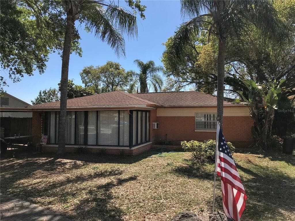 2726 W VIOLET STREET TAMPA, FL 33614