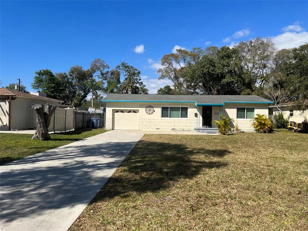 2237 MURILLA WAY S ST PETERSBURG, FL 33712