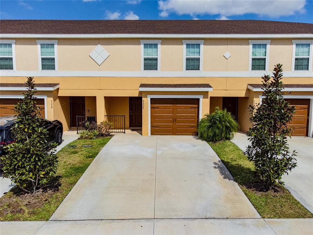 7326 MERLOT SIENNA AV GIBSONTON, FL 33534