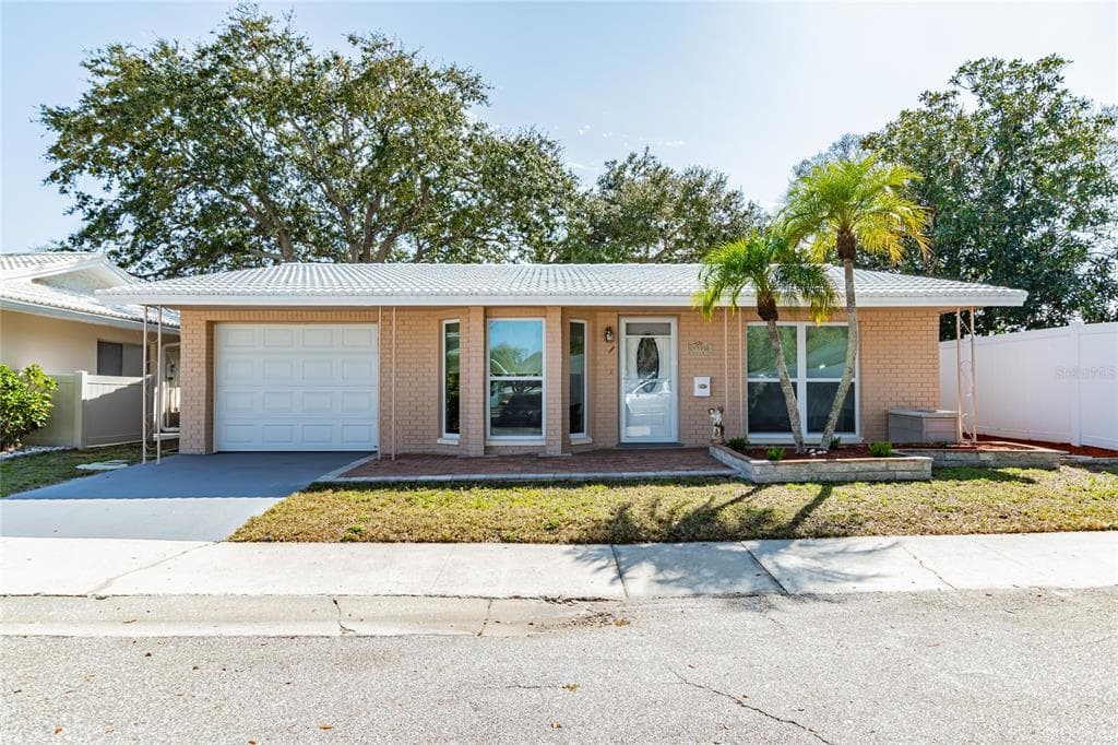 5500 PALM CREST COURT N PINELLAS PARK, FL 33782