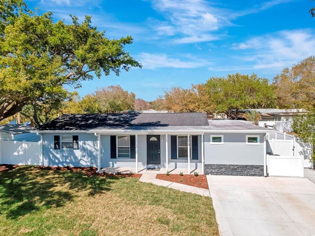 2913 TRUDY LANE TAMPA, FL 33611