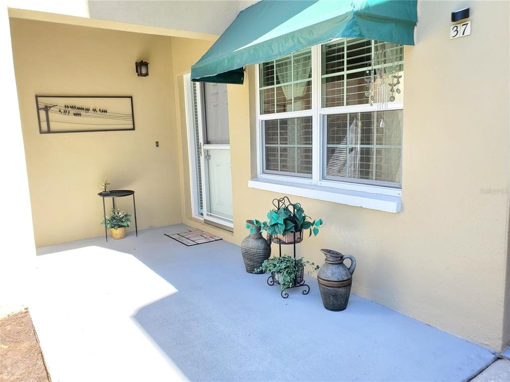 10811 INDIAN HILLS COURT UNIT 37 SEMINOLE, FL 33777