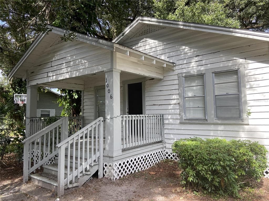 1006 E NORTH BAY STREET TAMPA, FL 33603