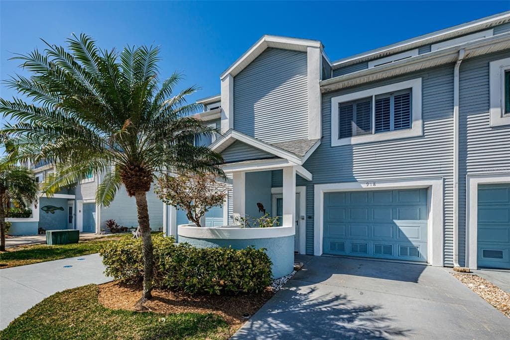 918 HARBOUR HOUSE DRIVE INDIAN ROCKS BEACH, FL 33785