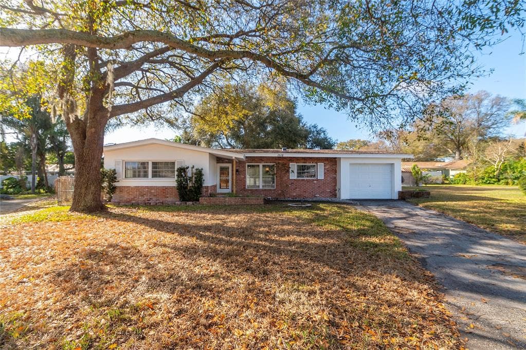 1518 LAUREL DRIVE CLEARWATER, FL 33756