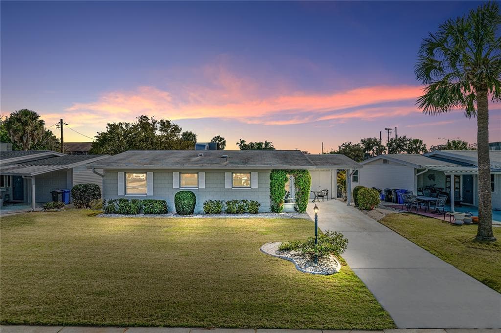 1306 BEACH BOULEVARD SUN CITY CENTER, FL 33573