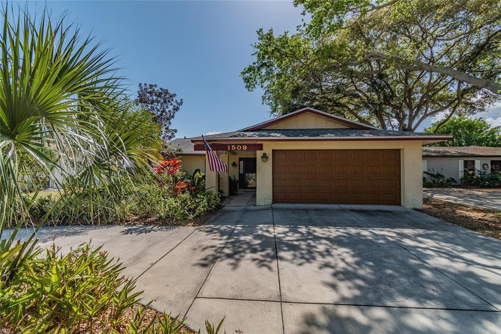 1509 COACHLIGHT WAY DUNEDIN, FL 34698