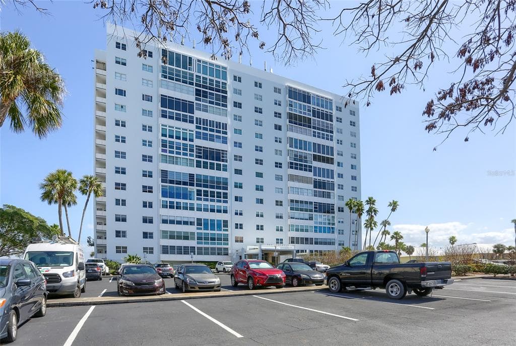 7200 SUNSHINE SKYWAY LANE S UNIT 3A ST PETERSBURG, FL 33711