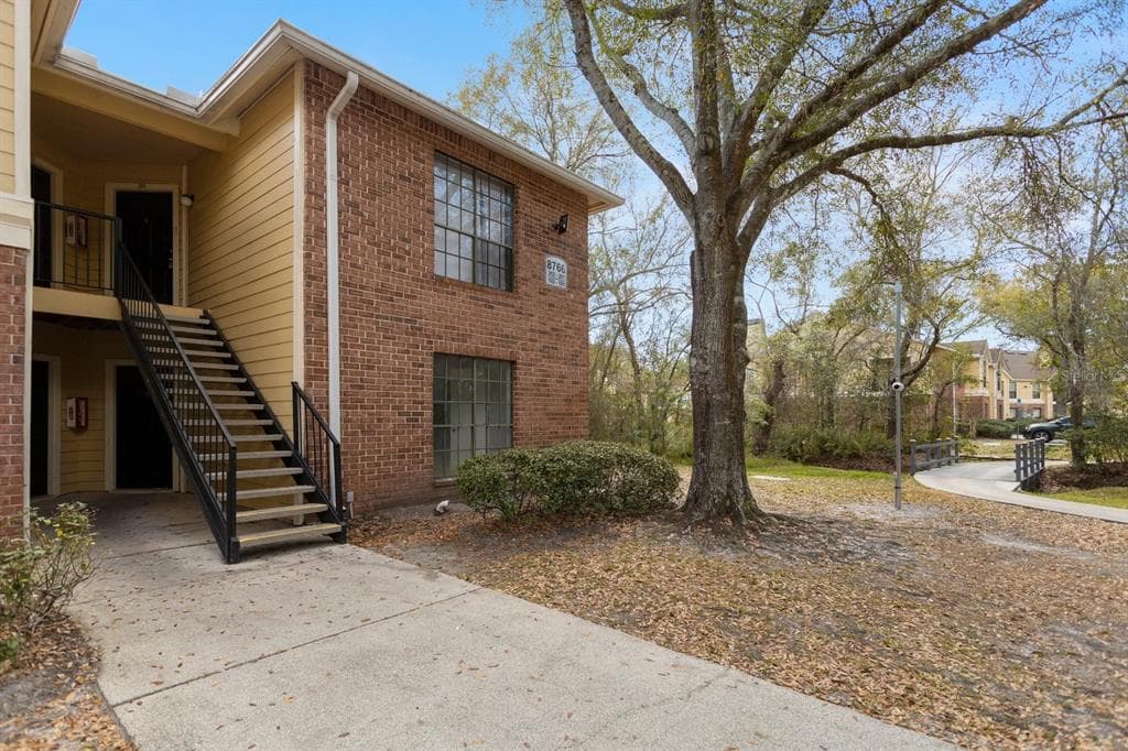 8766 MALLARD RESERVE DRIVE UNIT 201 TAMPA, FL 33614