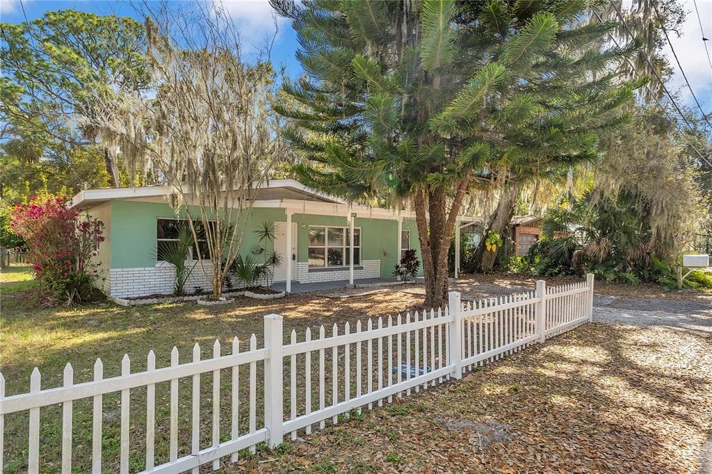 7822 CHASCO STREET PORT RICHEY, FL 34668