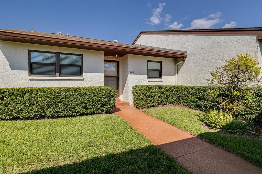 7923 RADCLIFFE CIRCLE PORT RICHEY, FL 34668
