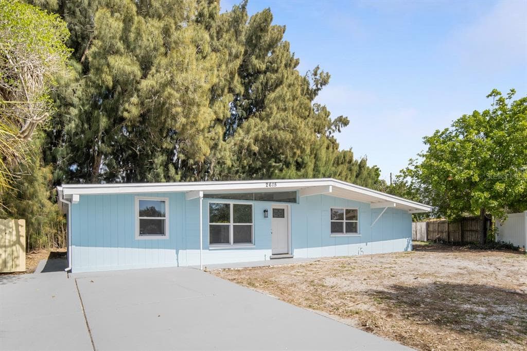 2615 LAFAYETTE ROAD BRADENTON, FL 34207