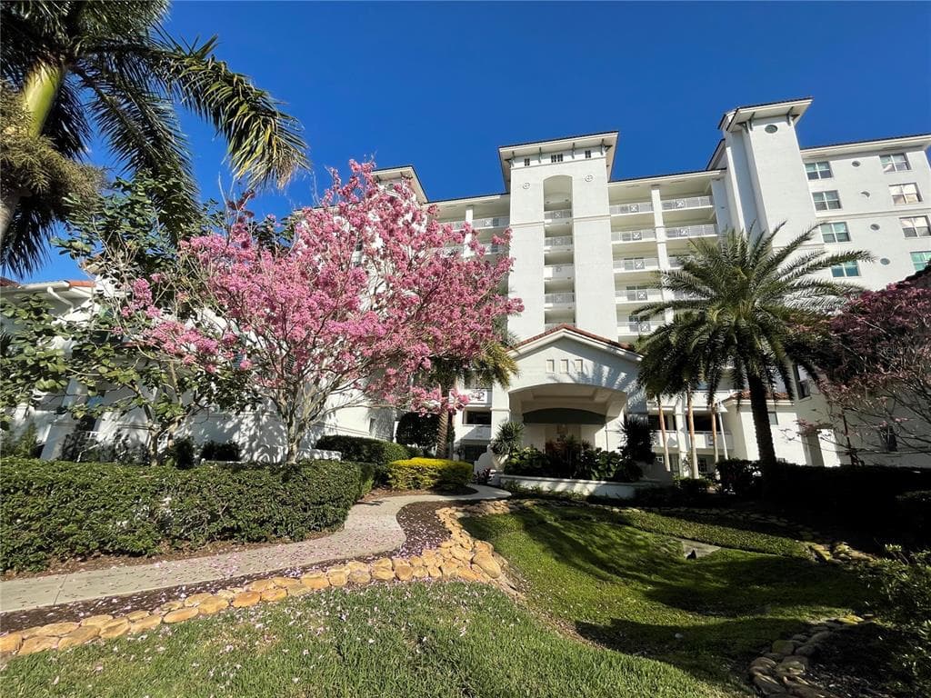 1325 SNELL ISLE BOULEVARD NE UNIT 311 ST PETERSBURG, FL 33704