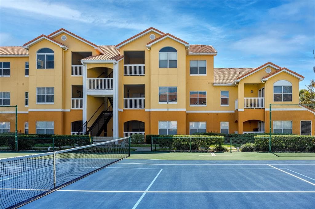 10764 70TH AVENUE UNIT 6204 SEMINOLE, FL 33772
