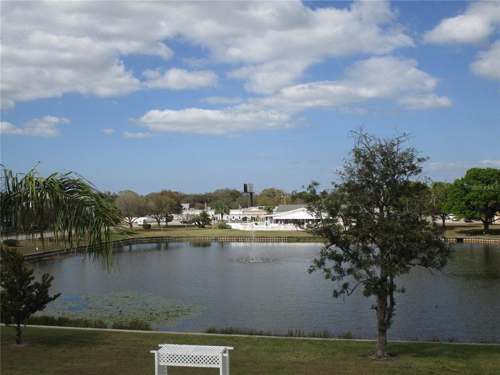 1900 59TH AVENUE N UNIT 319 ST PETERSBURG, FL 33714