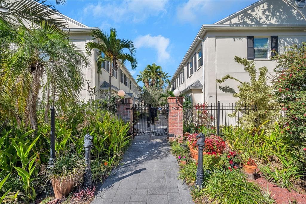 1201 W HORATIO STREET UNIT 1 TAMPA, FL 33606