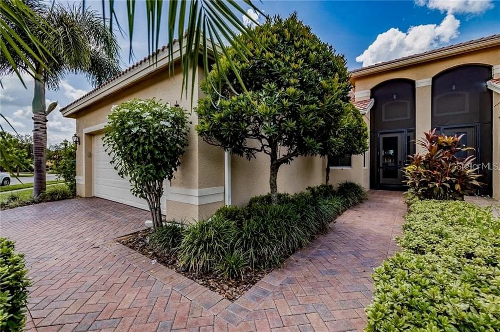 16127 AMETHYST KEY DRIVE WIMAUMA, FL 33598