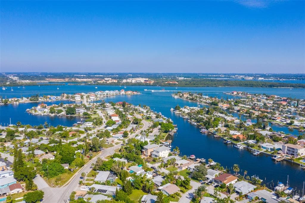 573 CRYSTAL DRIVE MADEIRA BEACH, FL 33708