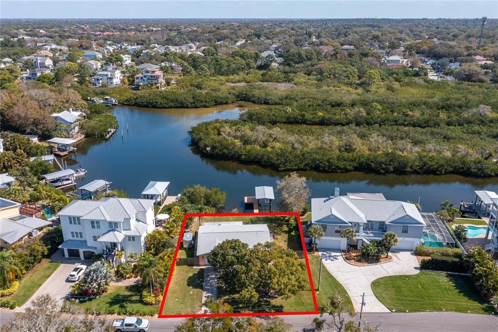 624 N MAYO CRYSTAL BEACH, FL 34681
